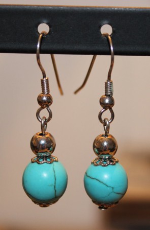 Boucles d'oreilles turquoises argentées boules pendantes