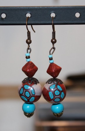 Boucles d'oreilles turquoises marrons pendantes 4 euros