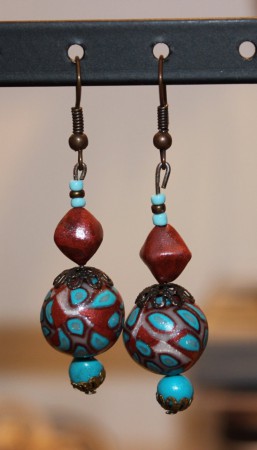 Boucles d'oreilles turquoises marrons pendantes 4 euros